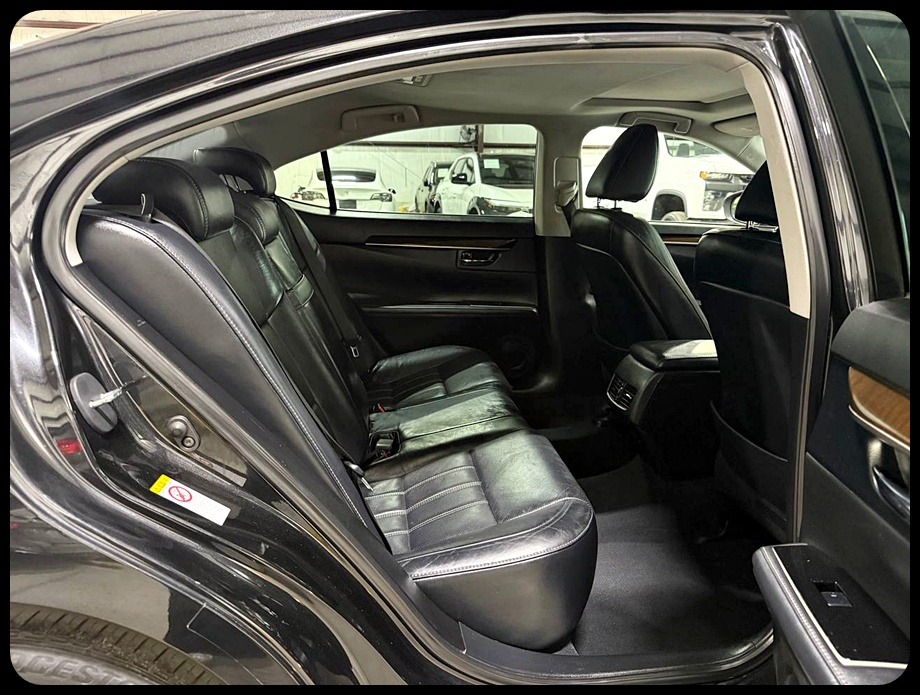 Lexus ES 350 Sedan 2016