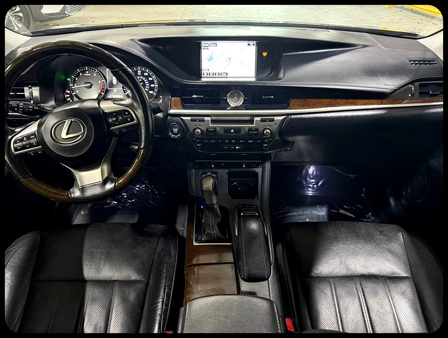 Lexus ES 350 Sedan 2016