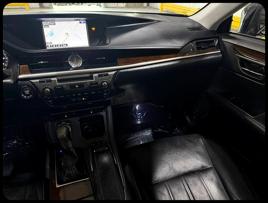 Lexus ES 350 Sedan 2016