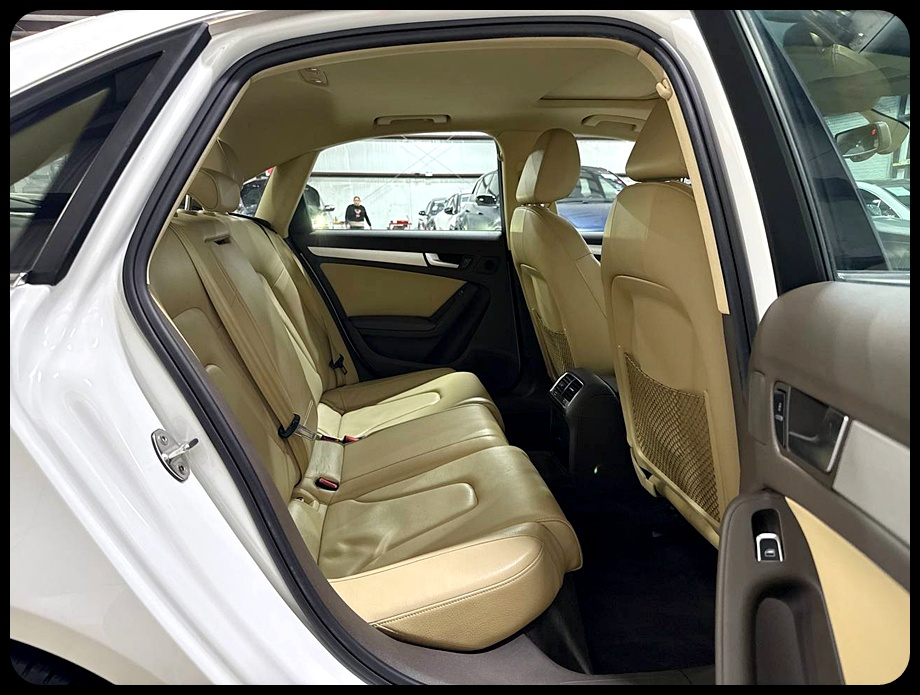 Audi A4 2.0T Sedan quattro Tiptronic 2014