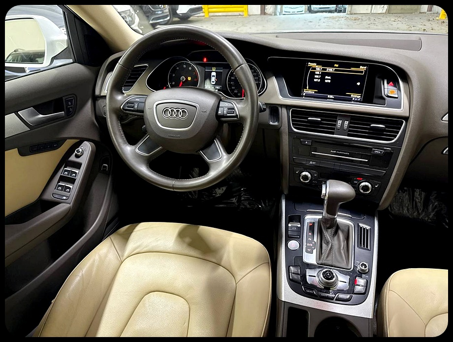 Audi A4 2.0T Sedan quattro Tiptronic 2014