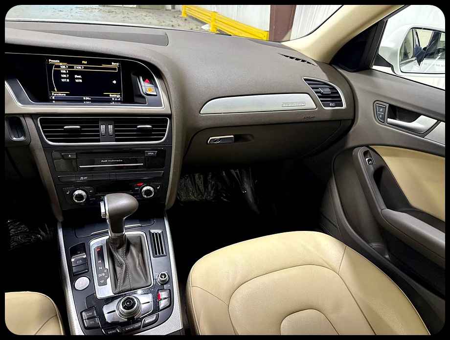 Audi A4 2.0T Sedan quattro Tiptronic 2014