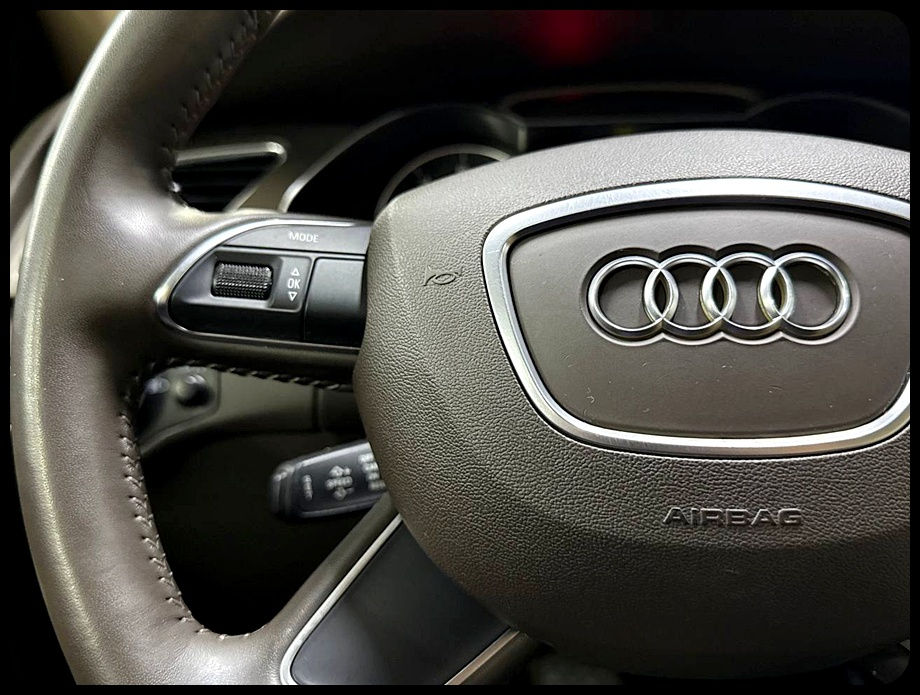 Audi A4 2.0T Sedan quattro Tiptronic 2014