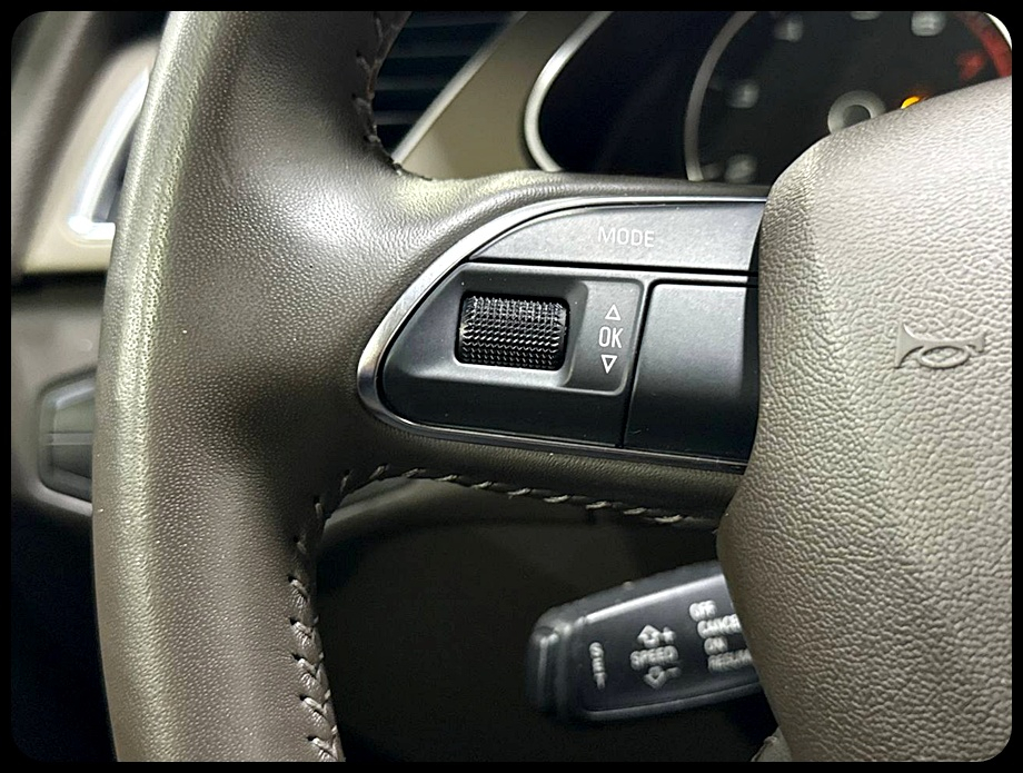 Audi A4 2.0T Sedan quattro Tiptronic 2014