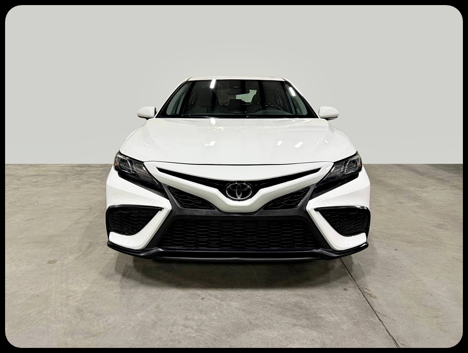 Toyota Camry SE 2023