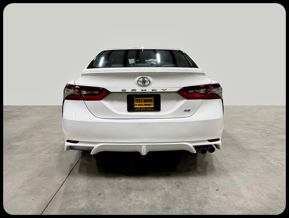 Toyota Camry SE 2023