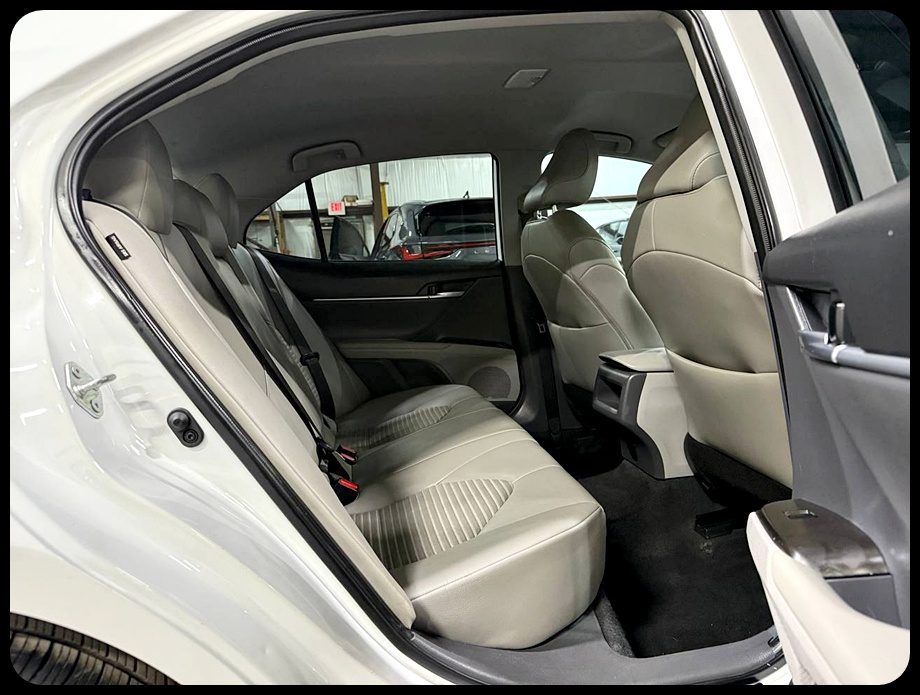 Toyota Camry SE 2023