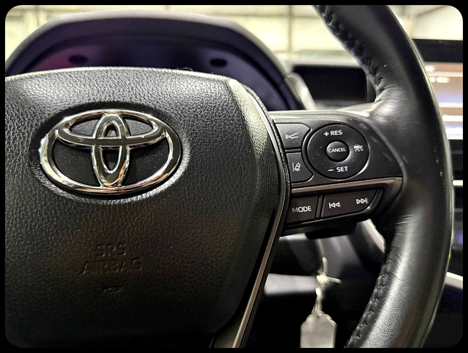 Toyota Camry SE 2023