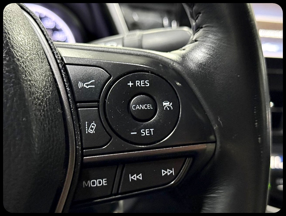 Toyota Camry SE 2023