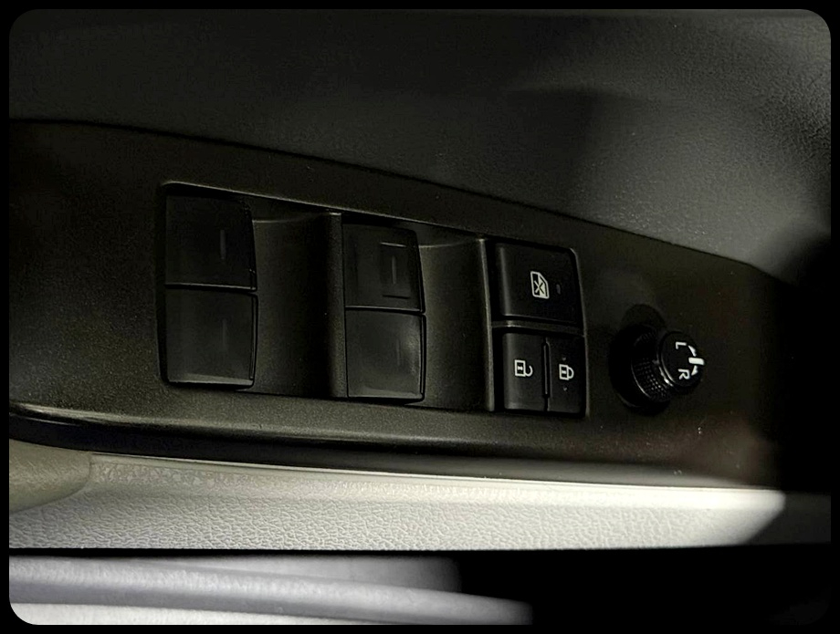 Toyota Camry SE 2023