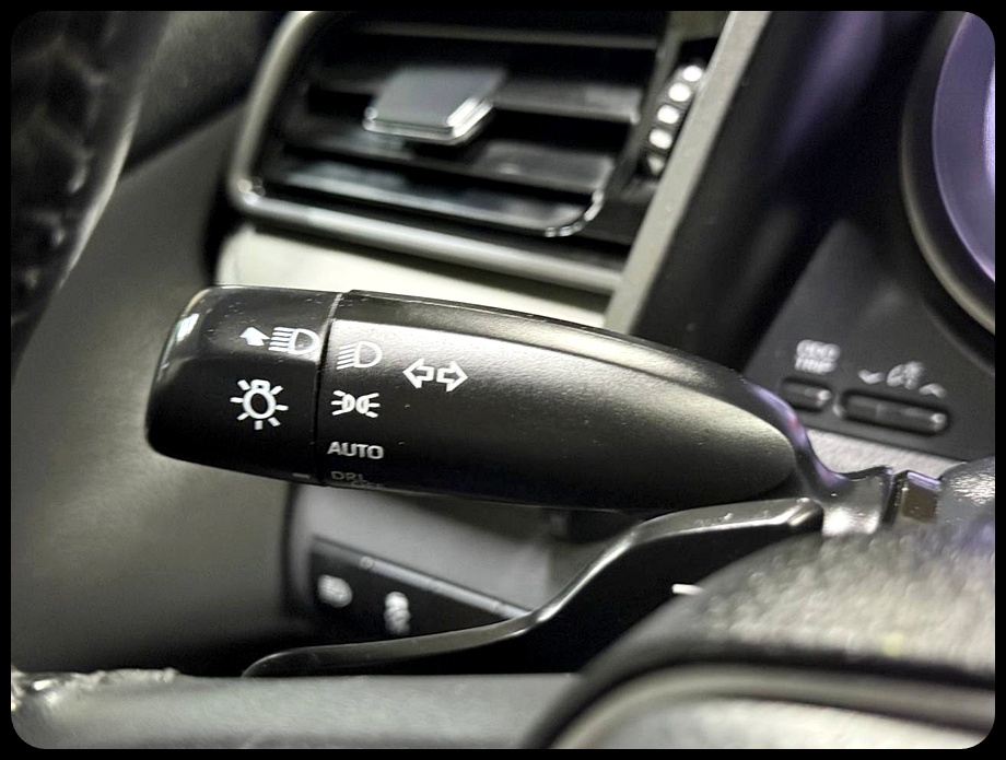 Toyota Camry SE 2023