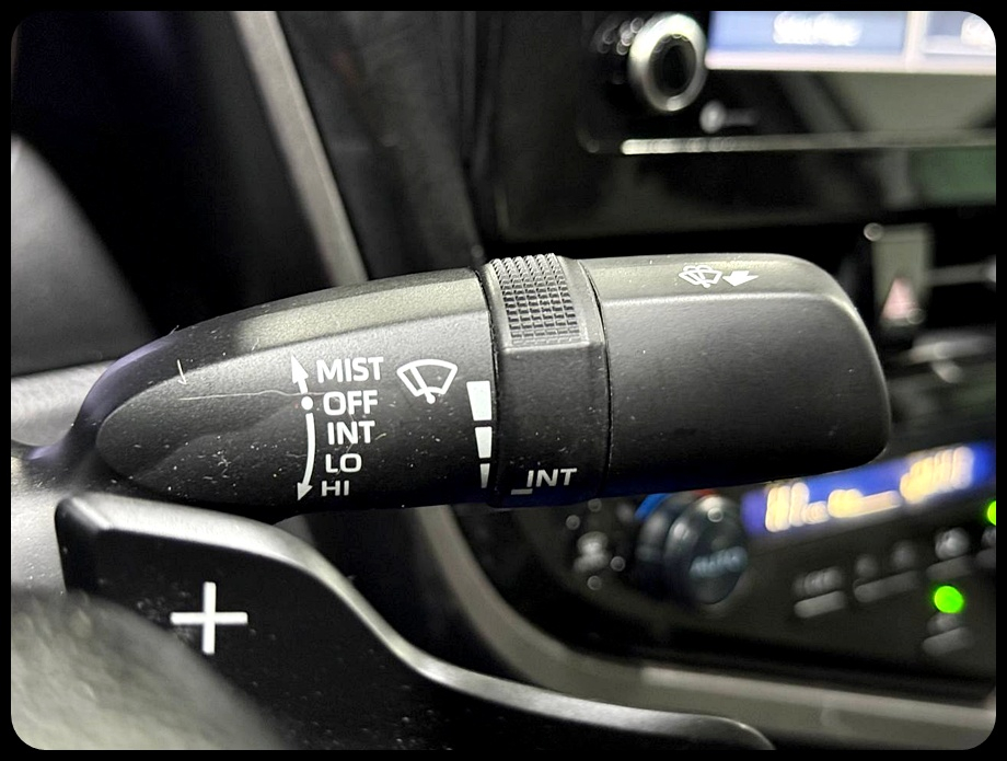 Toyota Camry SE 2023