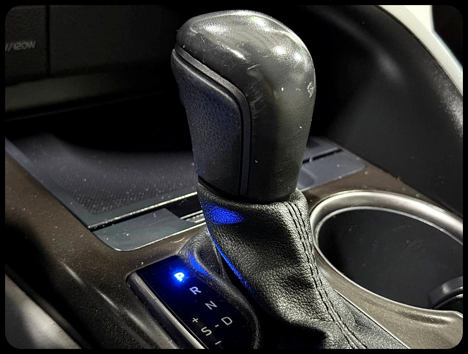 Toyota Camry SE 2023