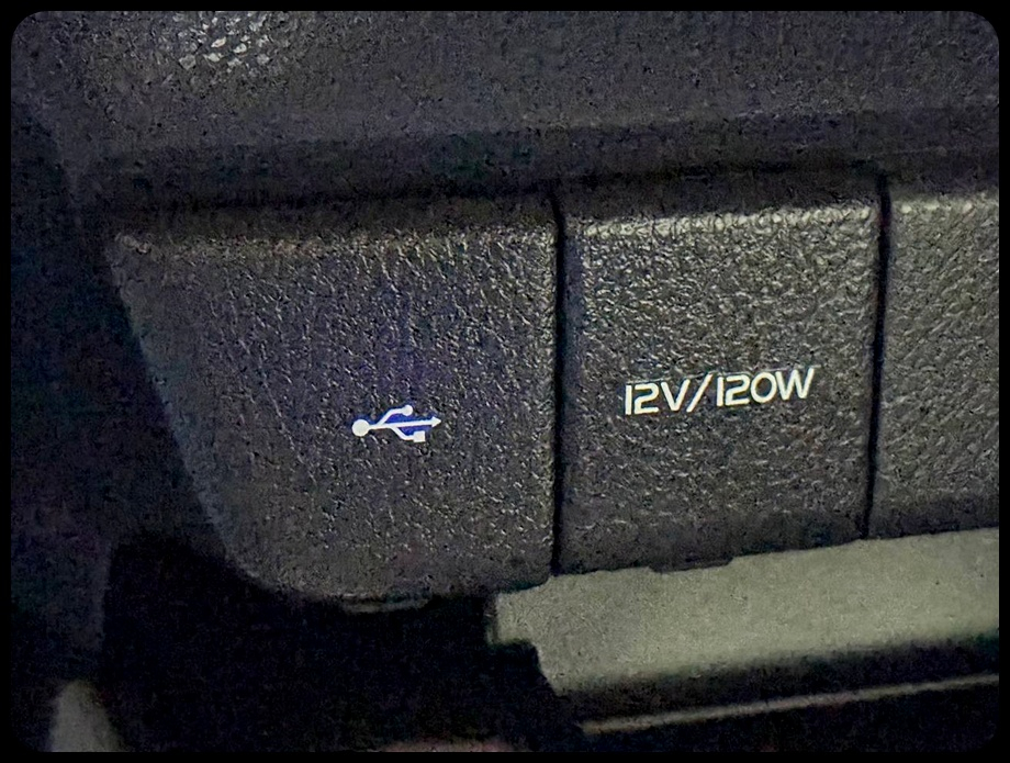 Toyota Camry SE 2023