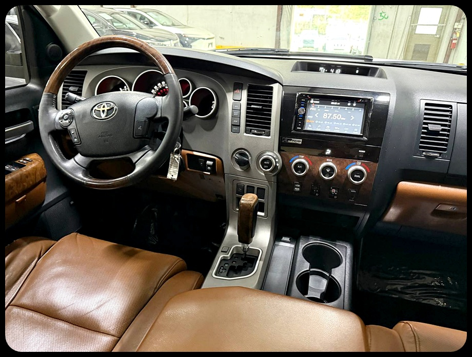Toyota Tundra Platinum CrewMax 5.7L FFV 4WD 2013