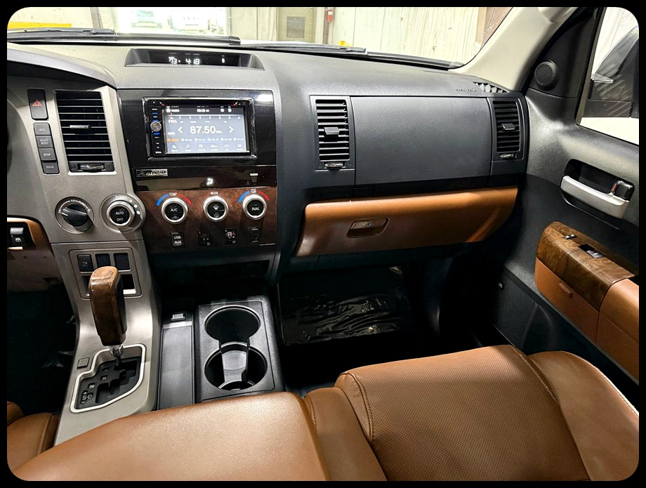 Toyota Tundra Platinum CrewMax 5.7L FFV 4WD 2013