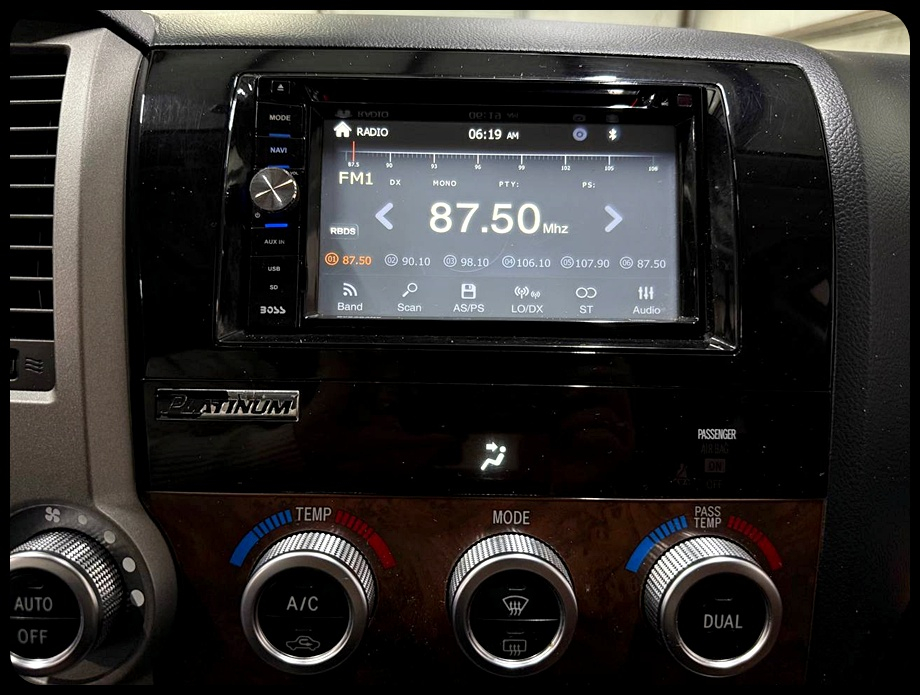 Toyota Tundra Platinum CrewMax 5.7L FFV 4WD 2013