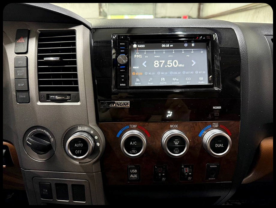 Toyota Tundra Platinum CrewMax 5.7L FFV 4WD 2013