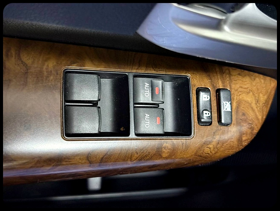 Toyota Tundra Platinum CrewMax 5.7L FFV 4WD 2013