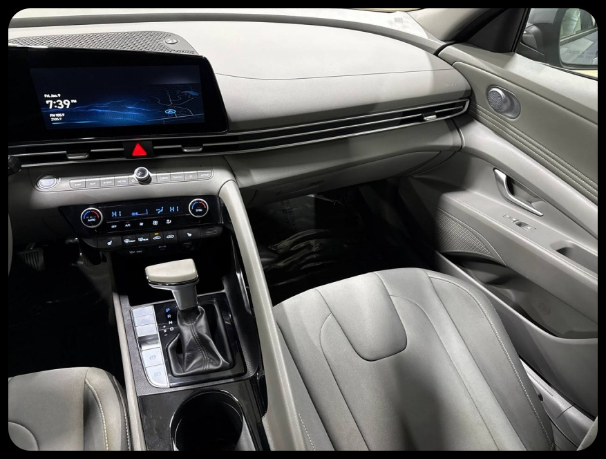 Hyundai Elantra SEL 2023