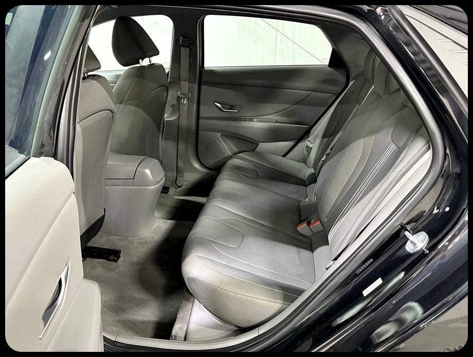 Hyundai Elantra SEL 2023