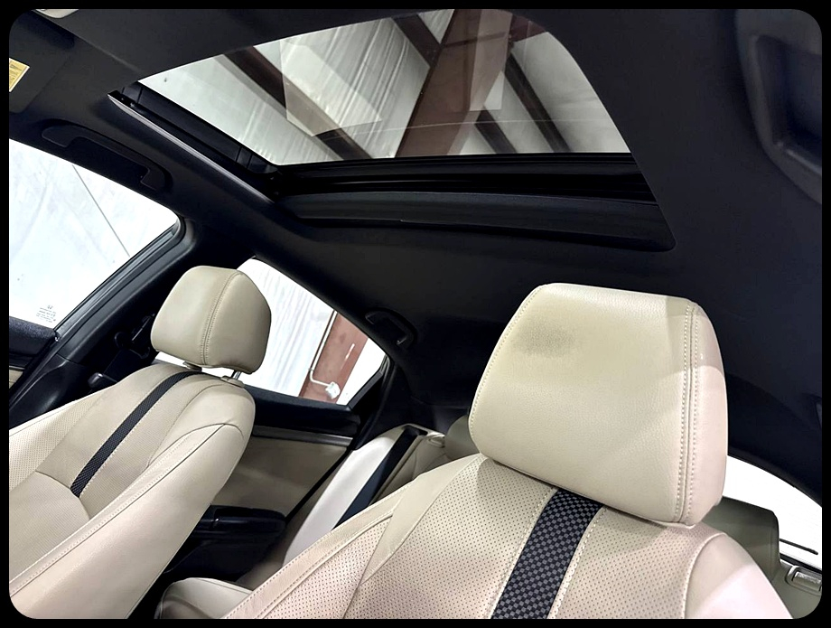 Honda Civic EX-L w/ Navigation 2020