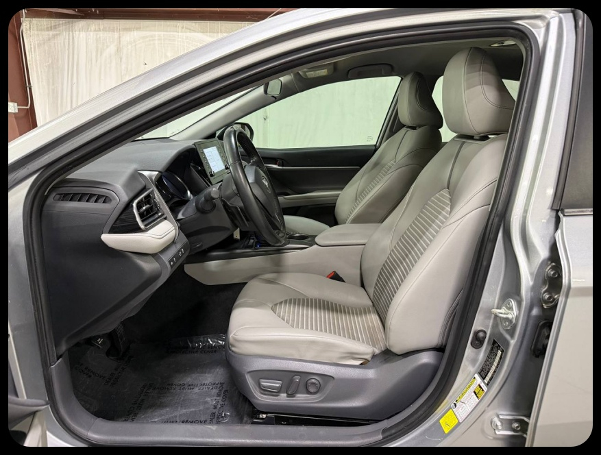 Toyota Camry SE 2021