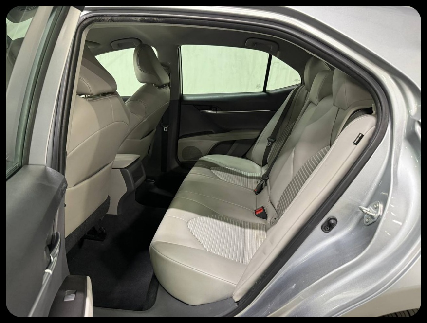 Toyota Camry SE 2021