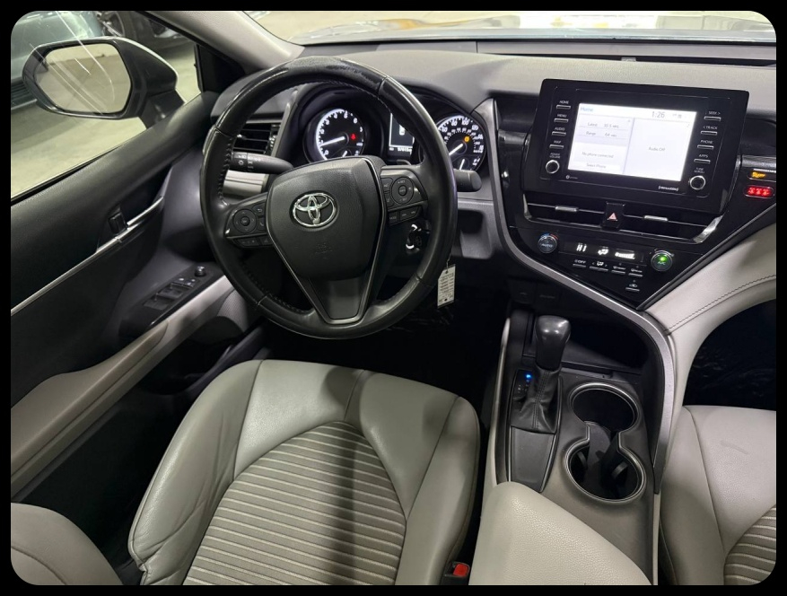 Toyota Camry SE 2021