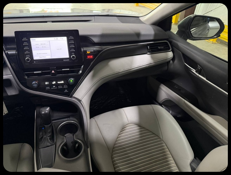 Toyota Camry SE 2021