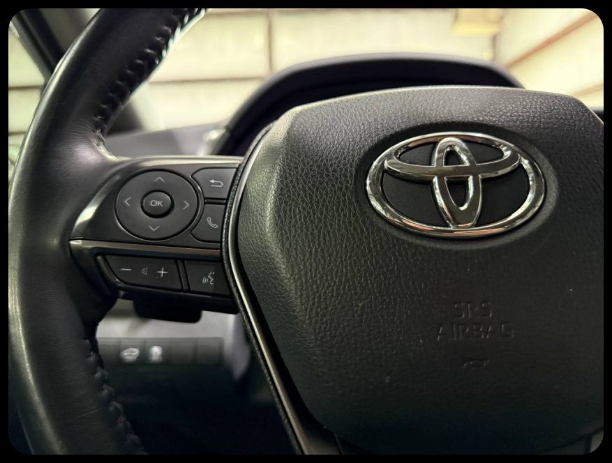 Toyota Camry SE 2021