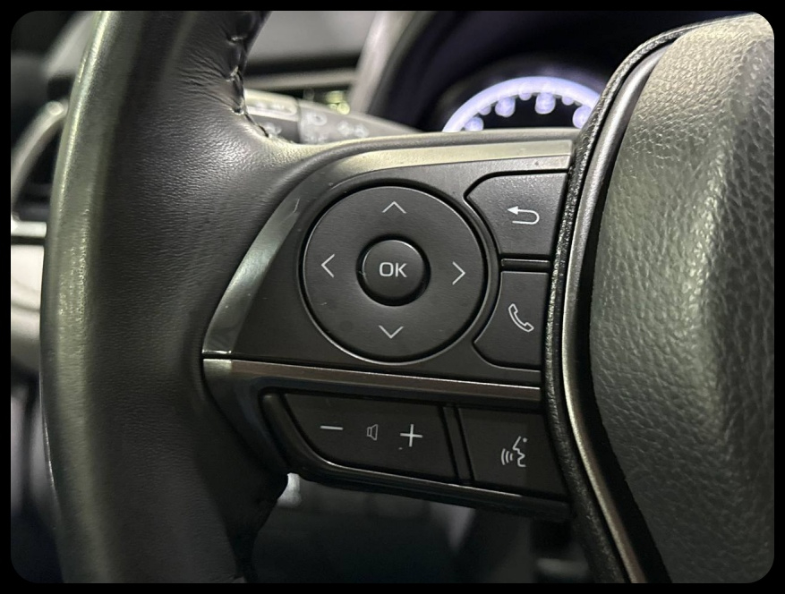 Toyota Camry SE 2021