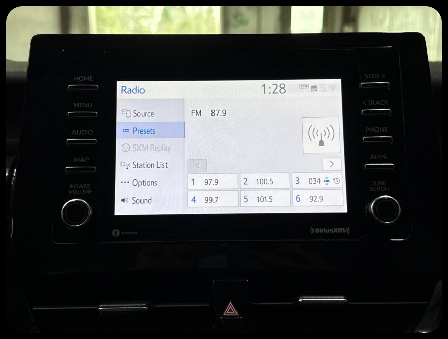 Toyota Camry SE 2021