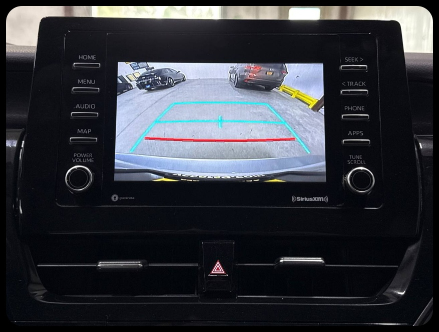 Toyota Camry SE 2021