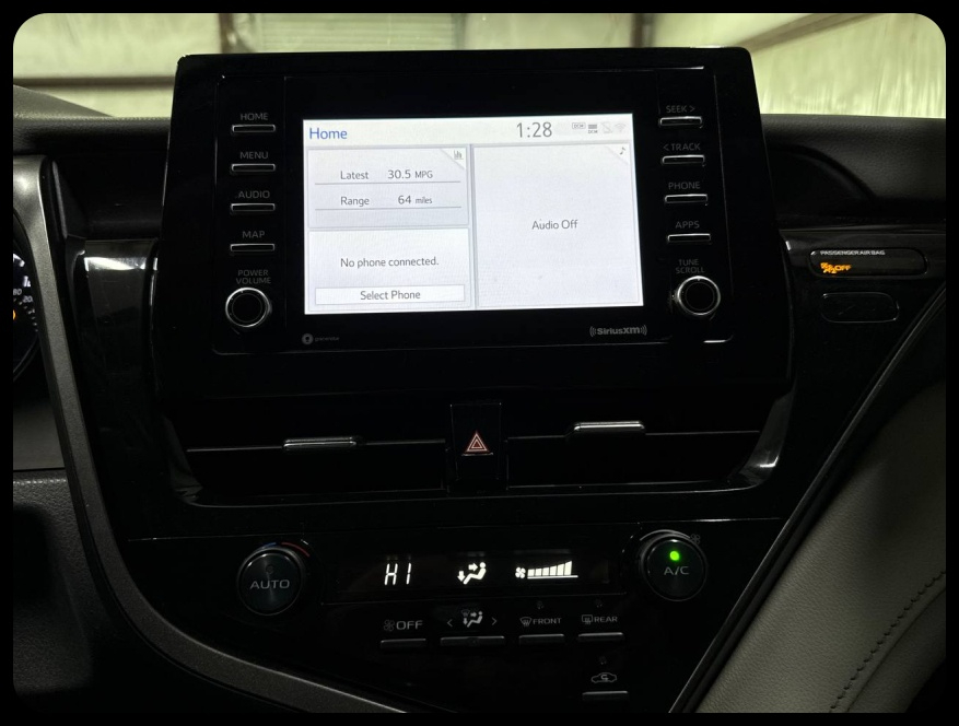 Toyota Camry SE 2021