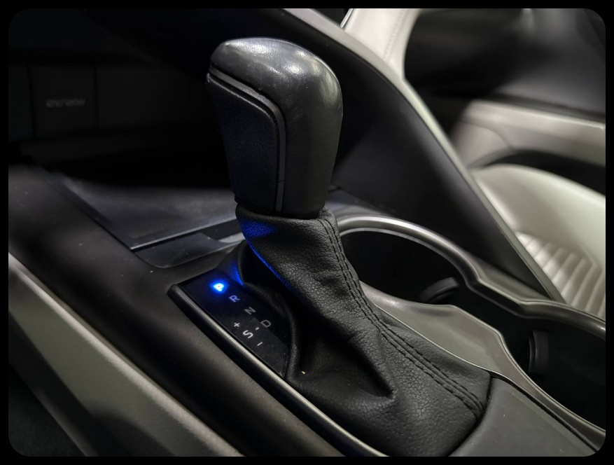 Toyota Camry SE 2021