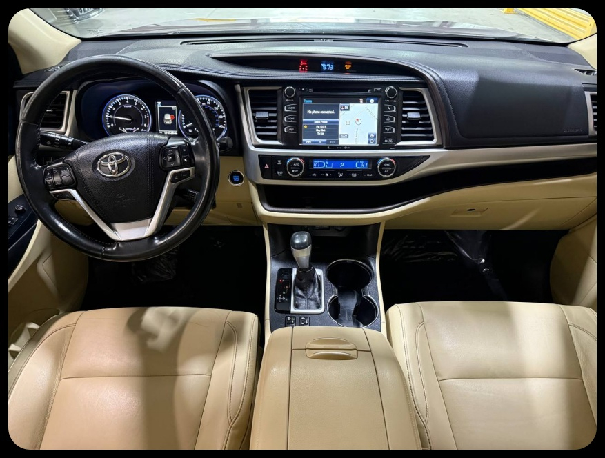Toyota Highlander SE FWD V6 2017