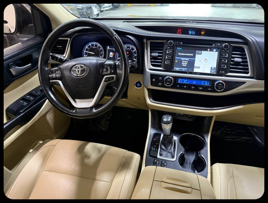 Toyota Highlander SE FWD V6 2017