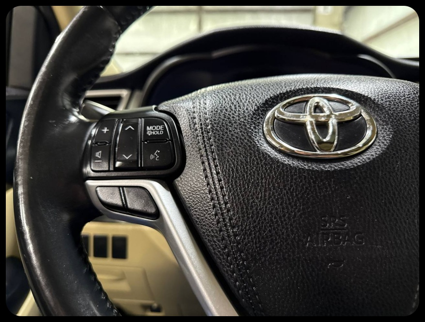 Toyota Highlander SE FWD V6 2017