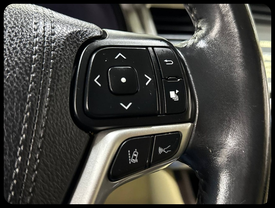 Toyota Highlander SE FWD V6 2017