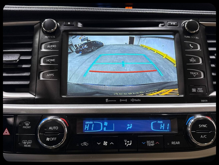 Toyota Highlander SE FWD V6 2017