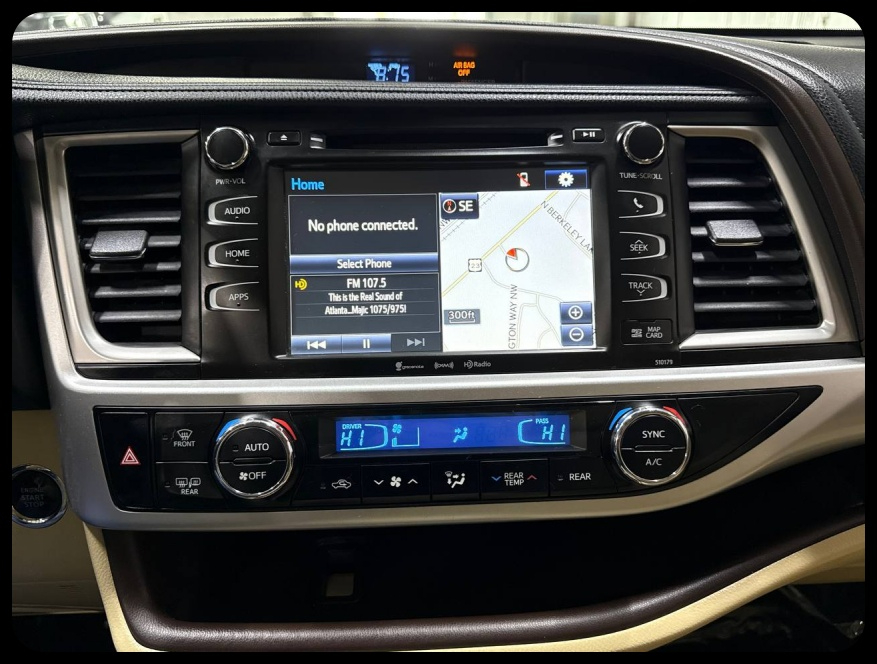 Toyota Highlander SE FWD V6 2017