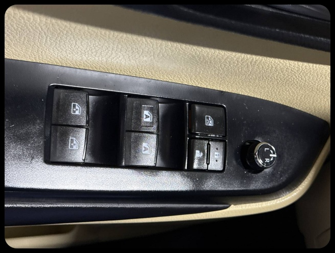 Toyota Highlander SE FWD V6 2017