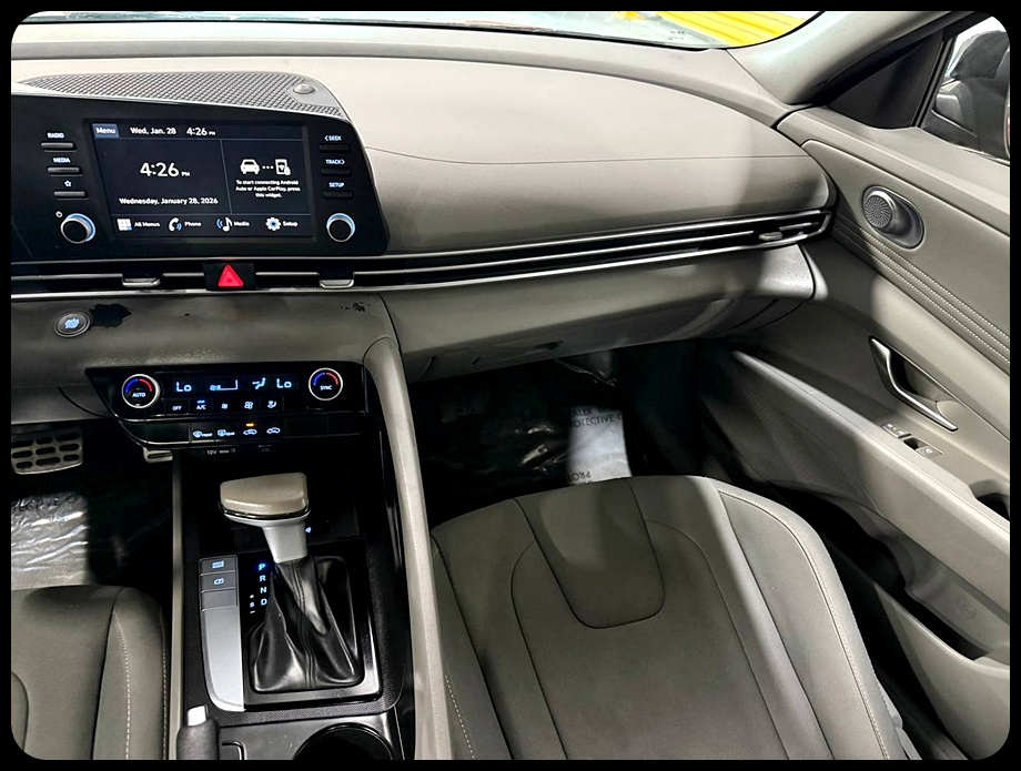 Hyundai Elantra SEL Sport 2025