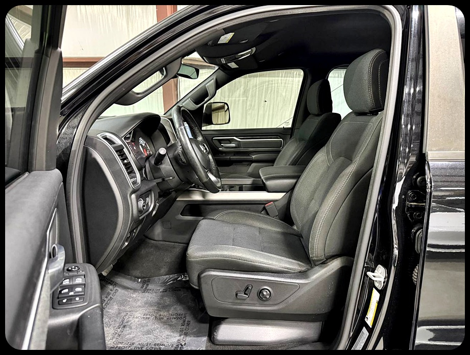 RAM 1500 Big Horn Crew Cab 4WD 2020