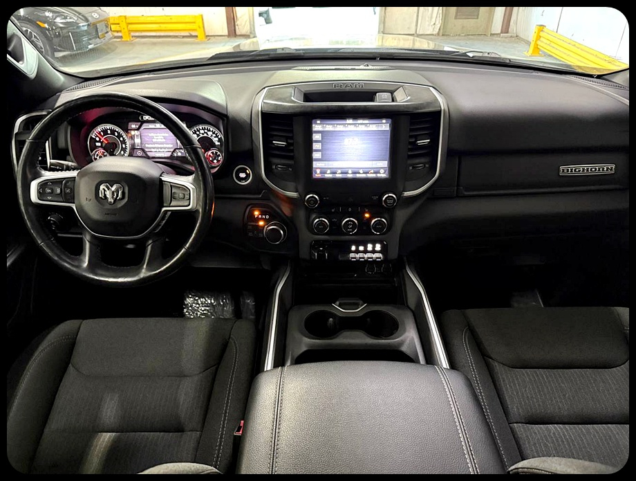 RAM 1500 Big Horn Crew Cab 4WD 2020