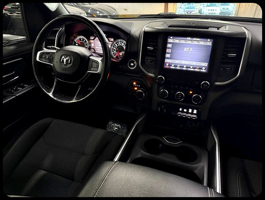 RAM 1500 Big Horn Crew Cab 4WD 2020