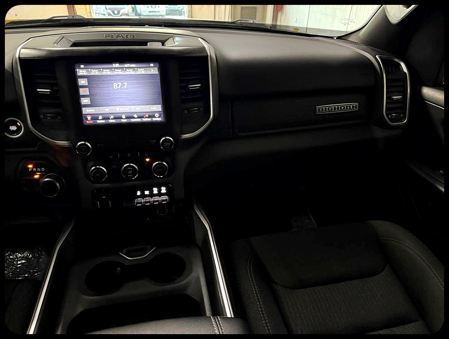 RAM 1500 Big Horn Crew Cab 4WD 2020