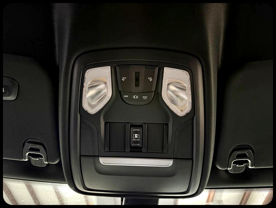 RAM 1500 Big Horn Crew Cab 4WD 2020