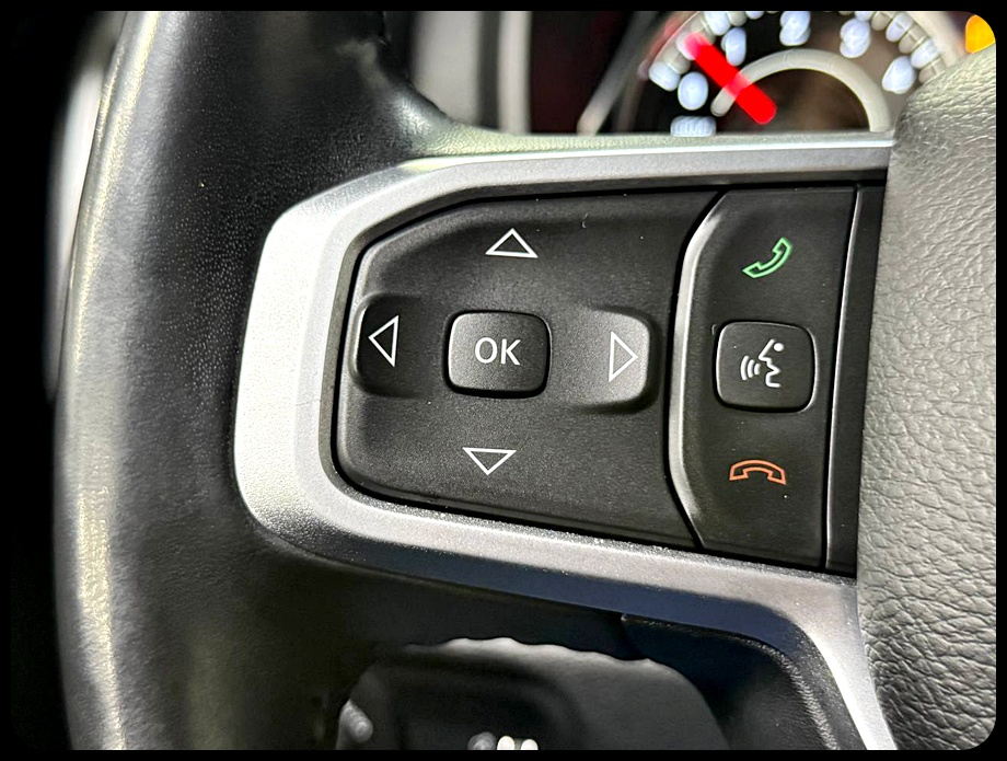 RAM 1500 Big Horn Crew Cab 4WD 2020